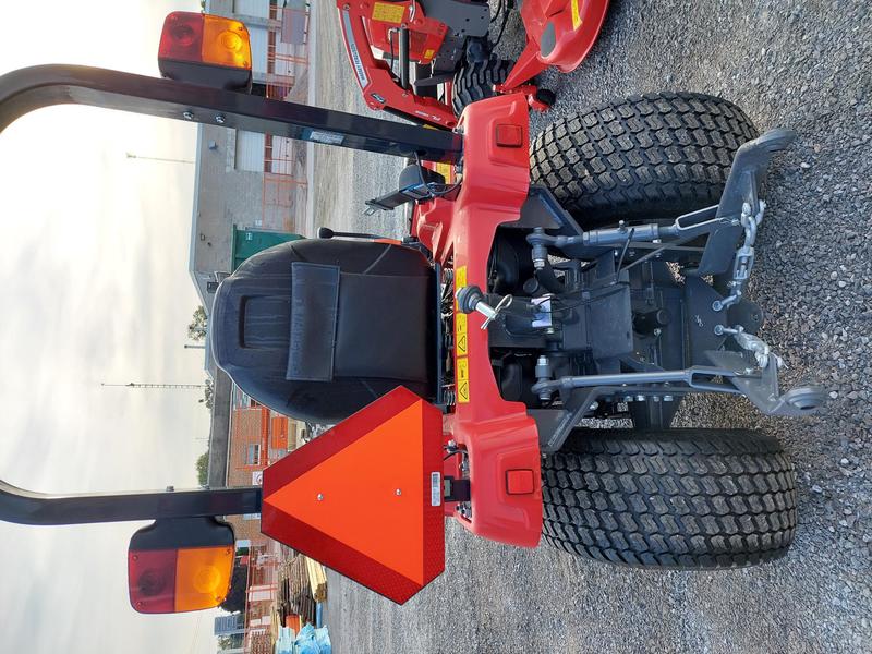 Tractors  Massey Ferguson GC1723E Sub-compact Tractor Photo